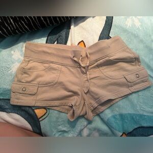 Shorts with side pocket and small button pocket